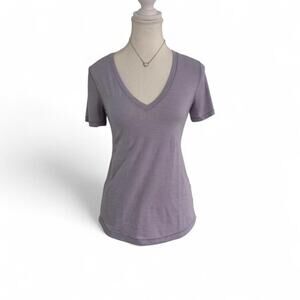 Lululemon Lilac Love Tee V Neck Activewear Casual Workout Top Size 6